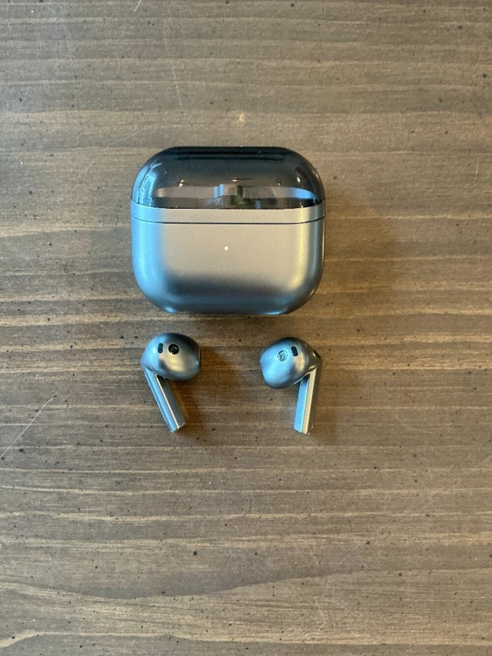 Samsung Galaxy Buds3 SM-R530 Silver Earbuds with Charging Case